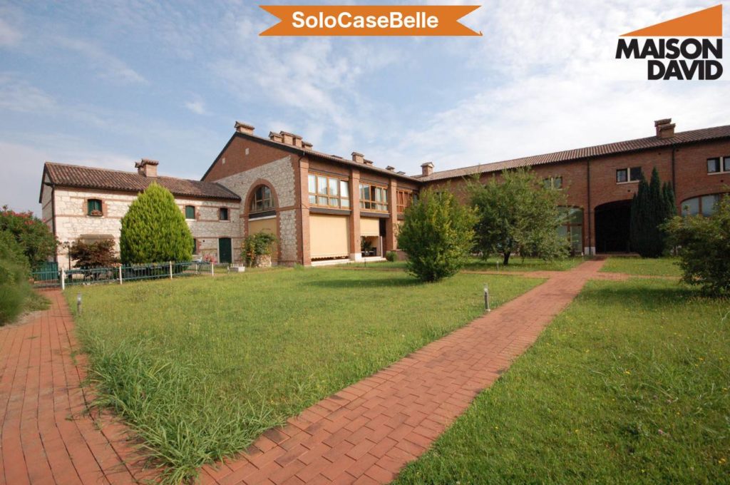 appartamento bicamere in casale ristrutturato